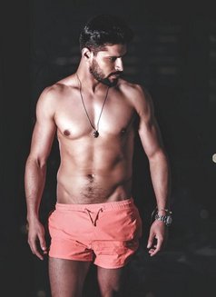 Adam For Couples & Ladies & M - Male escort in Dubai Photo 5 of 10