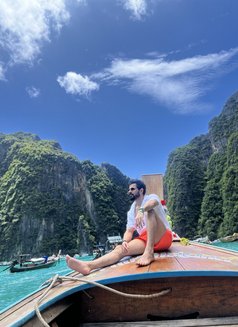 Adam For Couples & Ladies & M - Male escort in Dubai Photo 8 of 10