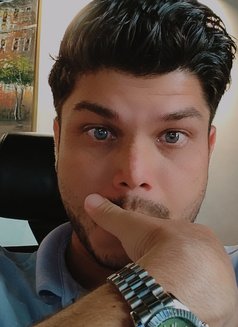 Adam - Acompañantes masculino in Dubai Photo 8 of 12