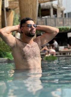 Adam - Male escort in Abu Dhabi Photo 3 of 4