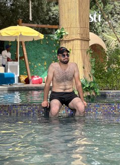 Adam - Male escort in Abu Dhabi Photo 4 of 4