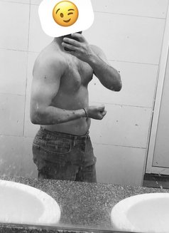 Adam - Acompañantes masculino in Beirut Photo 3 of 3