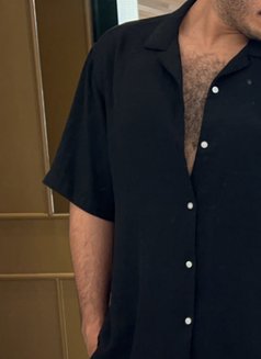 Adam - masseur in Riyadh Photo 2 of 2