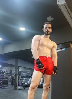 Adam - Male companion in Dubai Photo 1 of 3