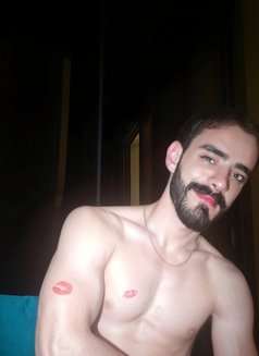 Adam - Male companion in Dubai Photo 2 of 3