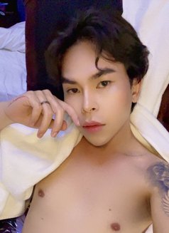 Adam 🦋 - Male escort in Abu Dhabi Photo 1 of 4