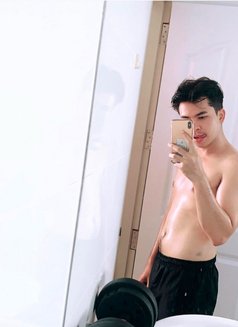 Adam 🦋 - Male escort in Abu Dhabi Photo 3 of 4