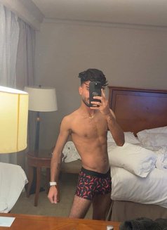 Adam23 - Male escort in Cairo Photo 22 of 25