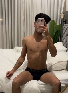 Adam23 - Male escort in Riyadh Photo 16 of 30