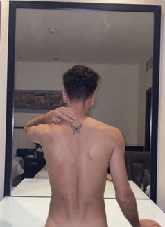Adam23 - Male escort in Riyadh Photo 21 of 30