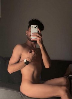 Adam23 - Male escort in Riyadh Photo 8 of 30