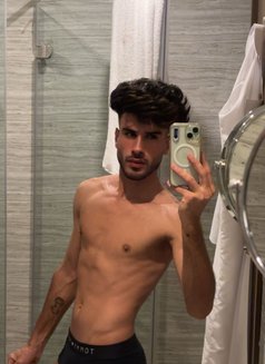 Adam23 - masseur in Riyadh Photo 6 of 30