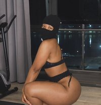 Adanaa - puta in Maldives