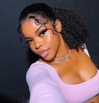 African Escorts in Noida - puta in Noida Photo 1 of 4