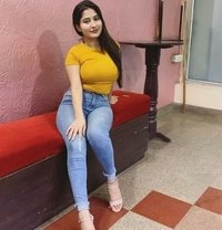 independent girls in delhi call girls - puta in Noida