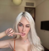 Addictive Jassy Top&Bottom - Transsexual escort in Hong Kong Photo 1 of 11