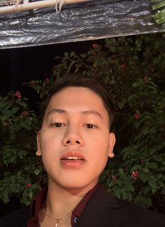 Addie - Male escort in Singapore Photo 1 of 8