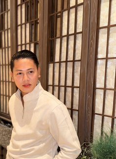 Addie - Male escort in Singapore Photo 2 of 8