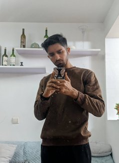 Addy - Male escort in Suzhou Photo 1 of 4