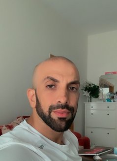 Addy - Male escort in Dubai Photo 6 of 7