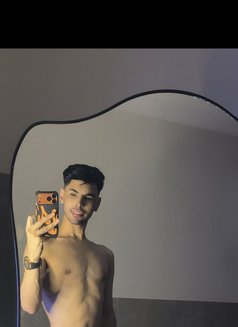 Adel Arabe - Male escort in Riyadh Photo 8 of 8