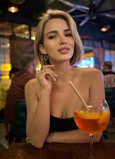Adel - escort in Dubai Photo 1 of 8