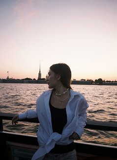 Adela - escort in Dubai Photo 5 of 9