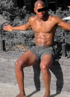 Andile Maadondo - Male escort in Dubai Photo 2 of 6