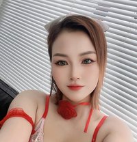 Adele - escort in New Delhi Photo 3 of 9