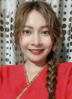 Adele - masseuse in Bangkok Photo 5 of 6