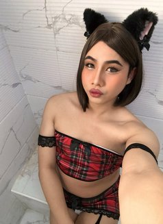 Adele - Transsexual escort in Doha Photo 7 of 11