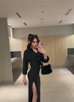 Adelia - Transsexual escort in Dubai Photo 1 of 4