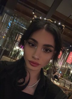 Adelia - Transsexual escort in Dubai Photo 3 of 4