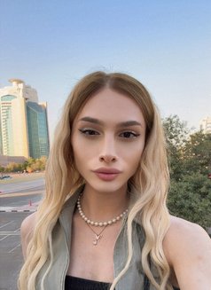 Adelia - Transsexual escort in Dubai Photo 3 of 5