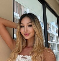Adelia Lust - puta in Hong Kong