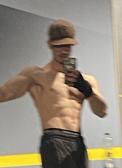 Adelin - Acompañantes masculino in Bucharest Photo 4 of 8