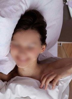 Adelina Filou - masseuse in Bucharest Photo 8 of 9