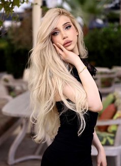 Adelina - puta in Dubai Photo 1 of 6
