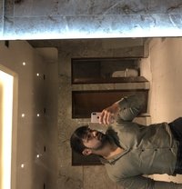Adesh Parashar - masseur in New Delhi