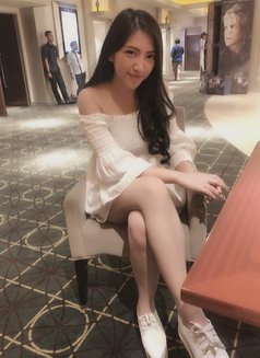 Adhe Yuliana - escort in Jakarta Photo 2 of 5