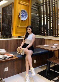 Adhe Yuliana - escort in Jakarta Photo 3 of 5
