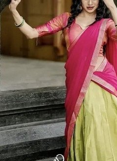 Adhiya - puta in Doha Photo 3 of 3