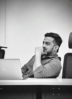 Adi Malhotra - Acompañantes masculino in New Delhi Photo 1 of 6