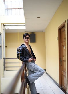 Adiando - Acompañantes masculino in Jakarta Photo 2 of 3