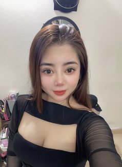 Adina Hà Nội - dominatrix in Hanoi Photo 14 of 23