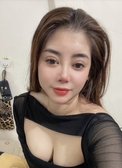 Adina Hà Nội - dominatrix in Hanoi Photo 16 of 23