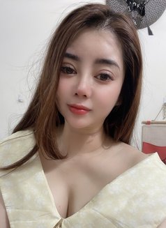 Adina Hà Nội - dominatrix in Hanoi Photo 20 of 23