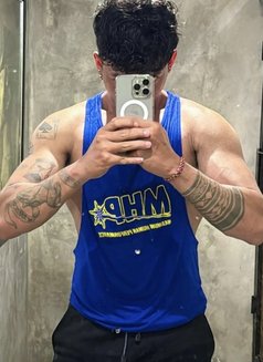 Adit Massage - Acompañantes masculino in Bali Photo 2 of 4