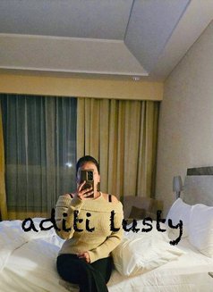 Aditi B.J Anal Queen M.R Topper - puta in New Delhi Photo 18 of 18