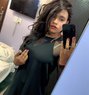 Aditi Chaudhary - Acompañantes transexual in New Delhi Photo 1 of 5